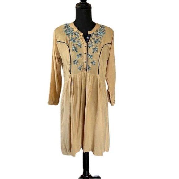Kajree XL Floral Appliqué Dress - Picture 1 of 7